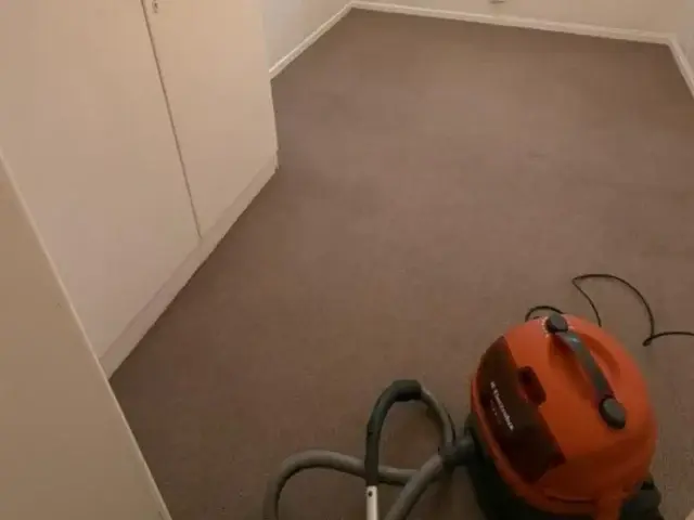 Deep cleaning fitted carpet in a home